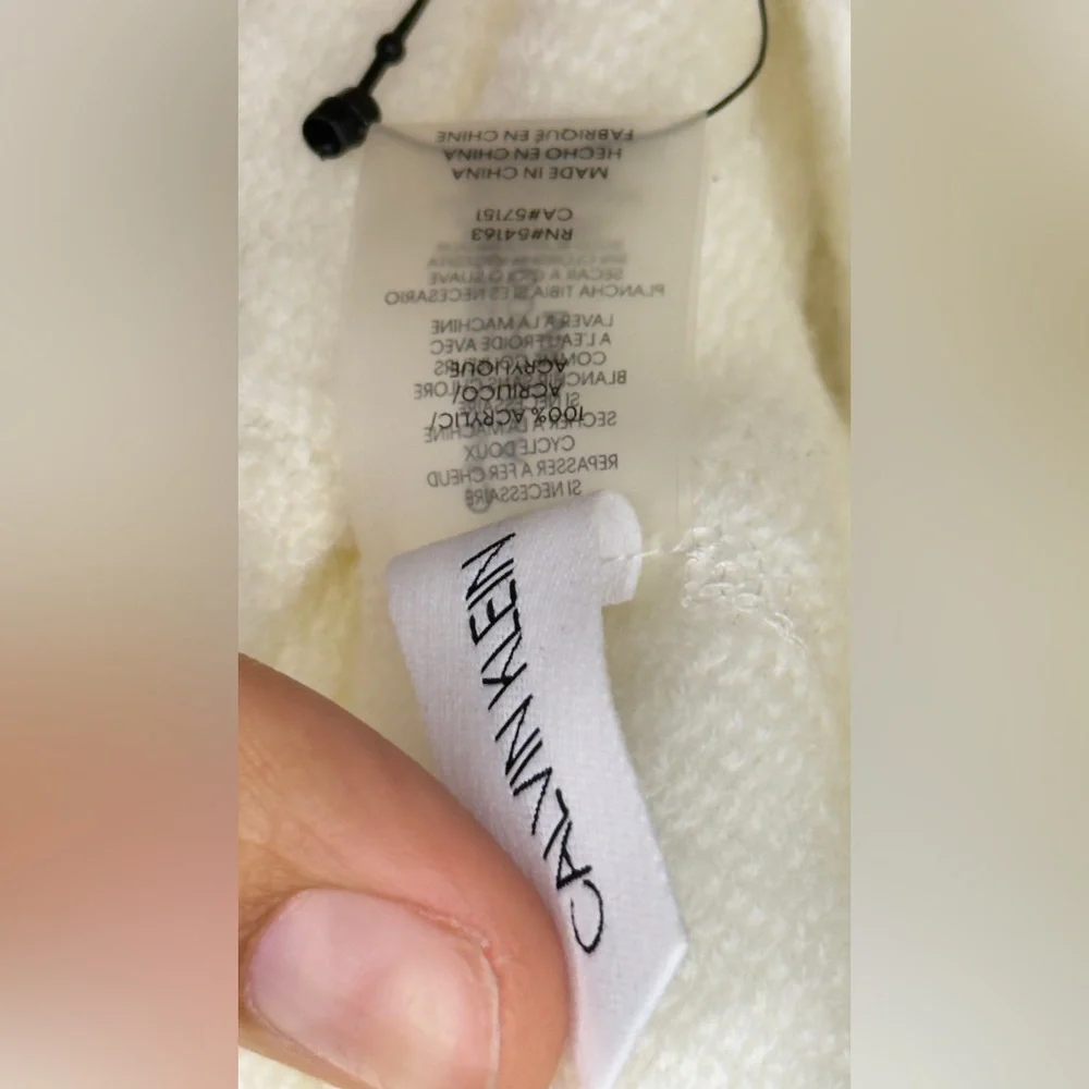 NWT Calvin Klein infinity loop Scarf with Logo Accent